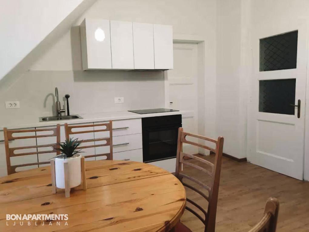 Huge Bbq Garden 2, Spacious Flat, Ac, Free Parking 2 Apartamento *